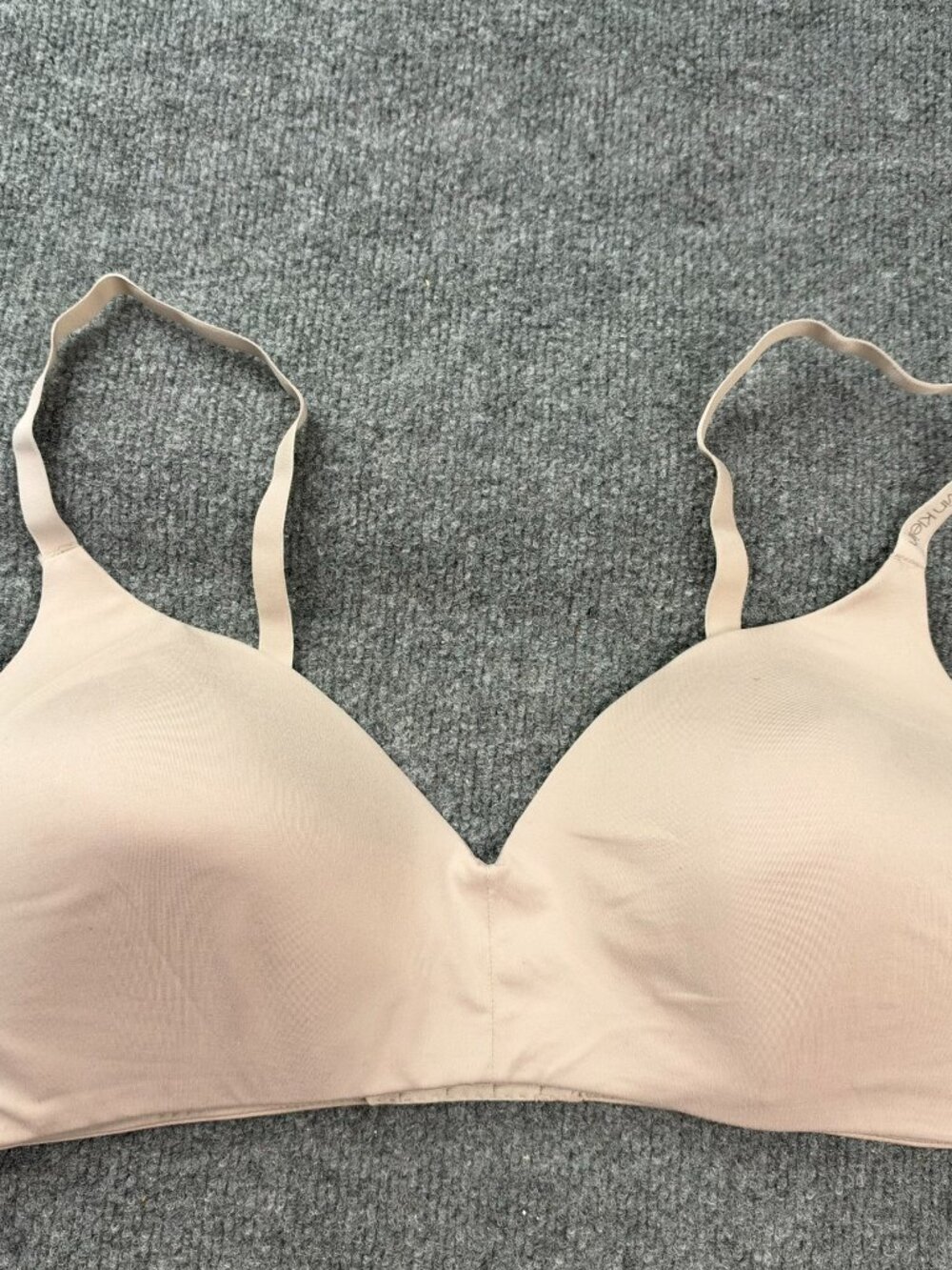 Calvin Klein Bra Large L Nude Beige Wireless Lightly Lined T-Shirt QP3423S Soft